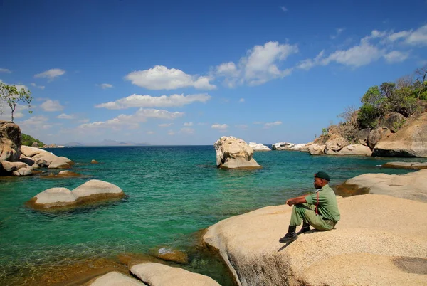 Photo of man near Lake — Stock Photo, Image