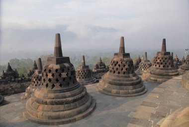 Budist stupas Borobudur Tapınağı
