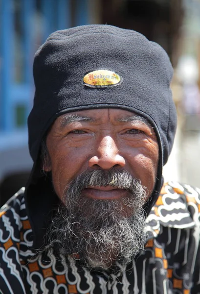 Homem velho na aldeia de Dieng — Fotografia de Stock