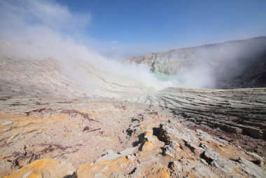 Fotoğraf Ijen'de yanardağ 