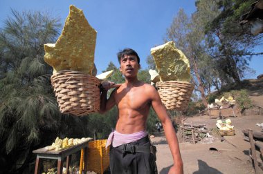 Ijen'de volkan erkekte