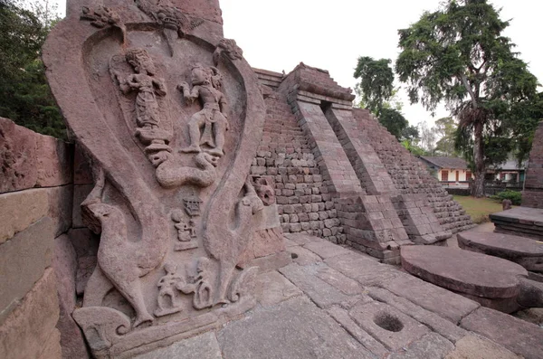 Скульптура в Канді Sukuh індуїстських храм — стокове фото