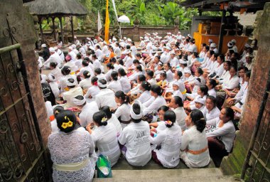 İnsanlar Pura Luhur Batukau Tapınak