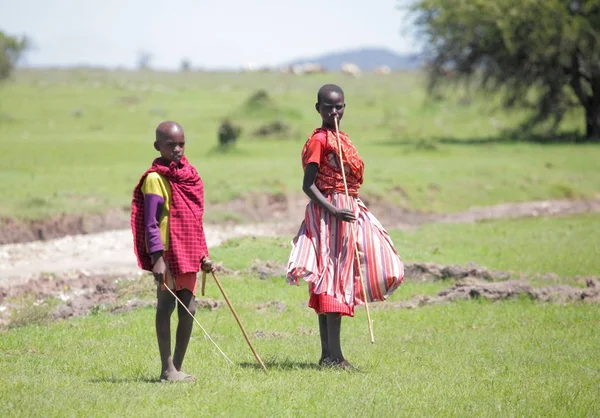 People near Natron lake — Stock Photo, Image