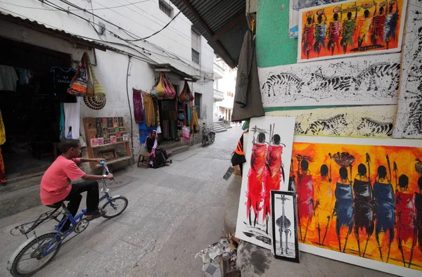 Mensen in de straten van Zanzibar — Stockfoto