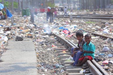 Çocuklar içinde Mumbai'dan gecekondu