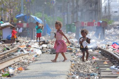 Çocuklar içinde Mumbai'dan gecekondu
