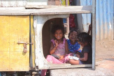 kızlar içinde Mumbai'dan gecekondu