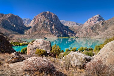 Lake Iskanderkul (İskender Kul)