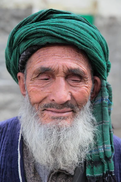 Bărbat în vârstă în lacurile Marguzor — Fotografie, imagine de stoc