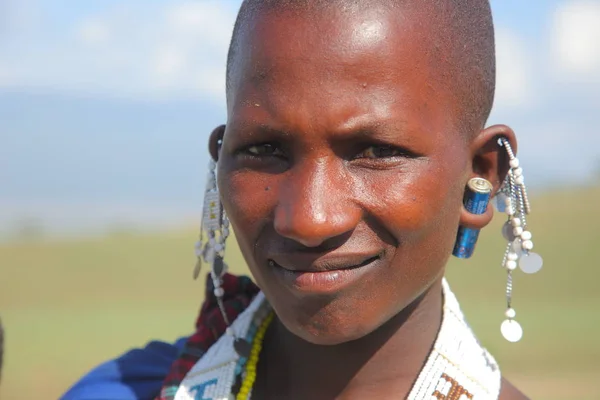伝統的な服 タンザニアのマサイ族の女性 — ストック写真