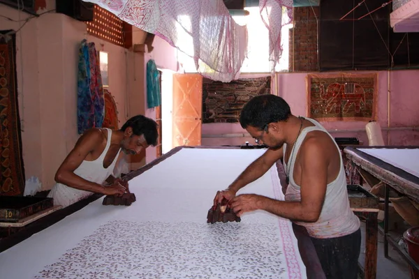 Amber (Jaipur banliyösü) tanımlanamayan Tekstil işçi. Hindistan. Rajasthan eyalet