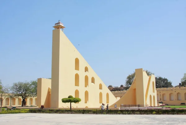 O monumento Jantar Mantar em Jaipur — Fotografia de Stock