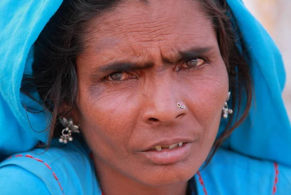 Mujer india seria —  Fotos de Stock