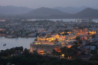 Udaipur akşam, PICHOLA lake