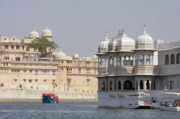 Vista do Palácio da Cidade de Udaipur — Fotografia de Stock