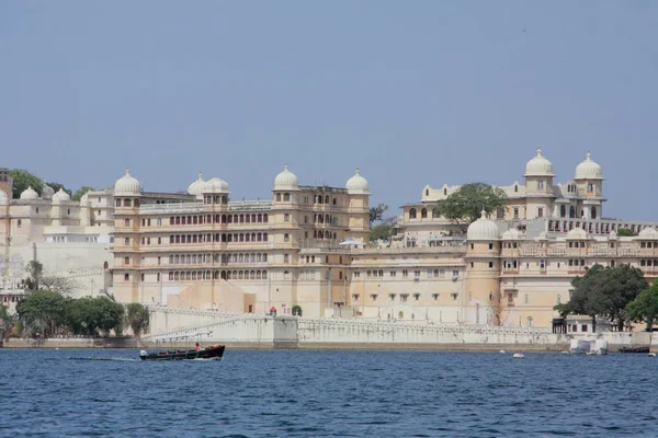Widok na miasto Palace w Udaipur — Zdjęcie stockowe