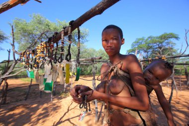 San bushwoman çocuk ile