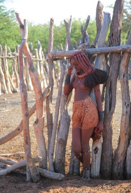 Yerel kadın köy Himba kabilesi
