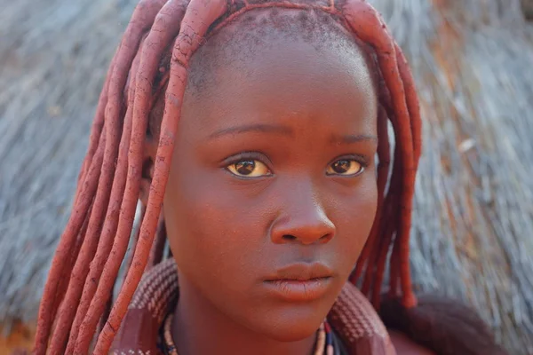 村のひんば族で地元の女性 — ストック写真