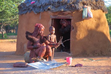 kadın ve çocuk Köyü Himba kabilesi 