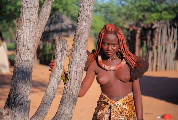 Yerel kadın köy Himba kabilesi