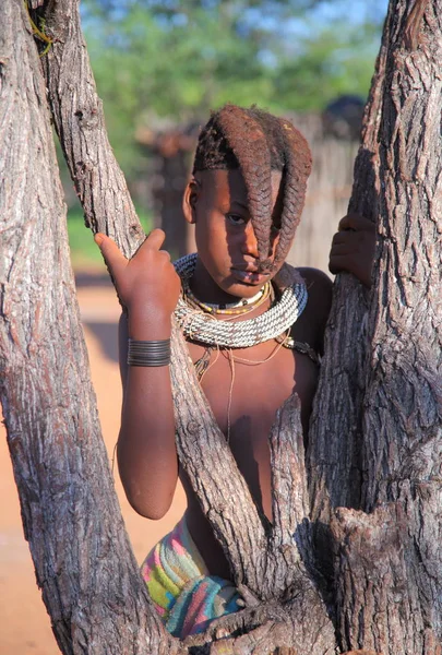 Local woman in Village of Himba tribe — Stock Photo, Image