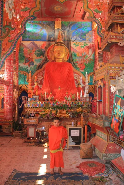 Chłopiec tajski mnich w Muang Sing — Zdjęcie stockowe