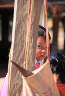 Kimliği belirsiz Akha kabile çocuk