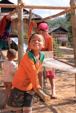 Akha Ya-Er tepe kabile çocuklar