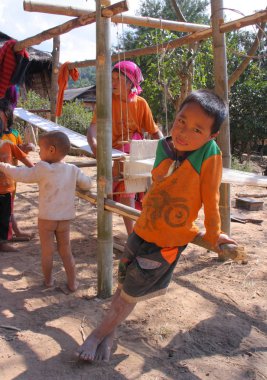 Akha Ya-Er tepe kabile çocuklar