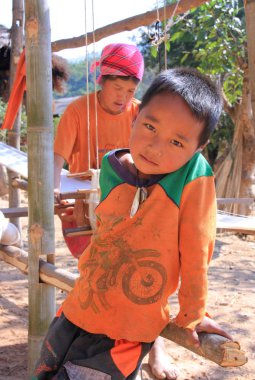 Akha Ya-Er tepe kabile çocuklar