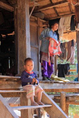 Akha Ya-Er tepe kabile çocuklar