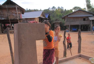 Akha Ya-Er tepe kabile çocuklar