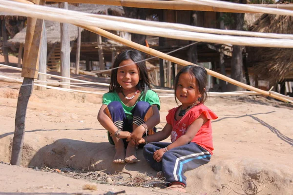 Akha Ya-Er tepe kabile çocuklar — Stok fotoğraf