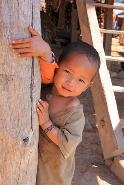 Neznámý kluk kmene Akha — Stock fotografie