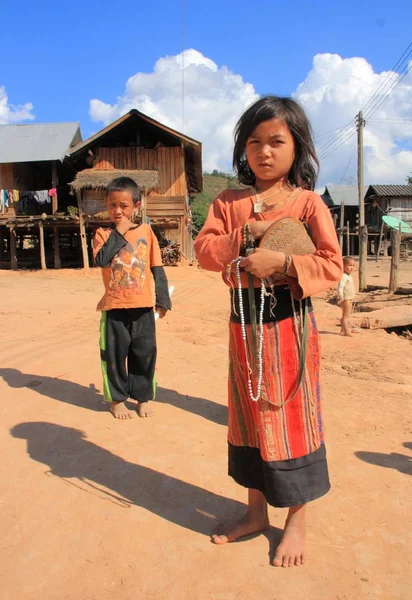 Akha Ya-Er tepe kabile çocuklar — Stok fotoğraf