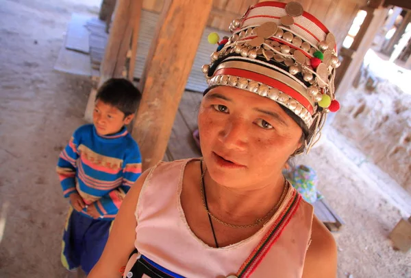 Женщина из племени Акха в Чан Рае — стоковое фото