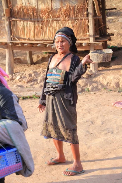 Portrait of an Akhu hill tribe woman — Stock Photo, Image