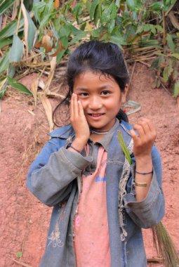 Kimliği belirsiz Akha kabile kız 