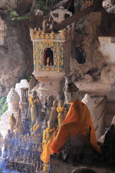 Grotte de Bouddha des grottes de Pak Ou — Photo