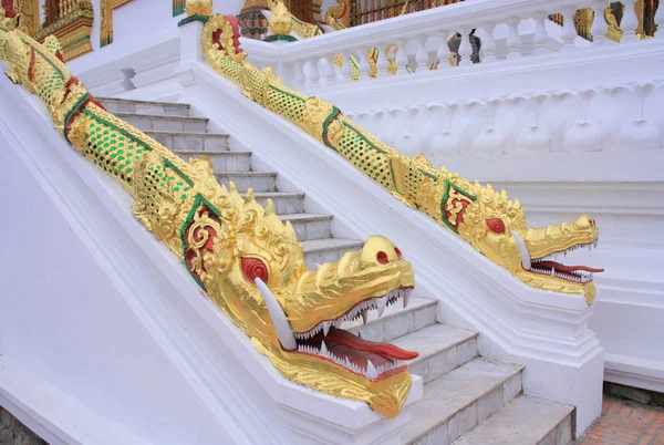 Magnifique temple antique au Laos — Photo