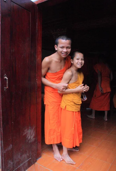 Buddhisten in luang prabang, — Stockfoto