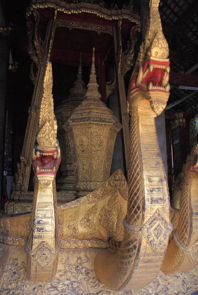 Statues de Bouddha dans le string Wat Xieng — Photo