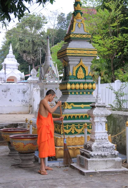 Bouddhiste à Luang Prabang — Photo