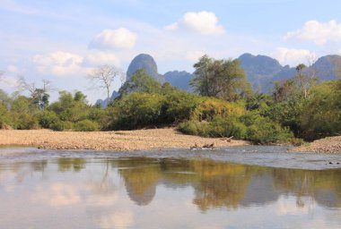 Güzel Vang Vieng 