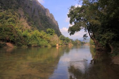Güzel Vang Vieng 