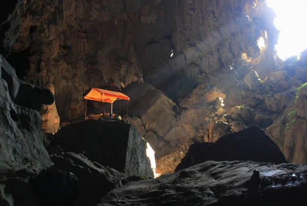 Buda en la cueva Tham Phu Kham —  Fotos de Stock