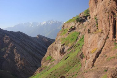 Gazor Karaca Köyü ve Alamut Kalesi, Iran