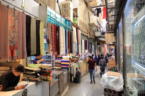 Sprzedających Lokalne Tkaniny Iranu Teheranie Iran — Zdjęcie stockowe